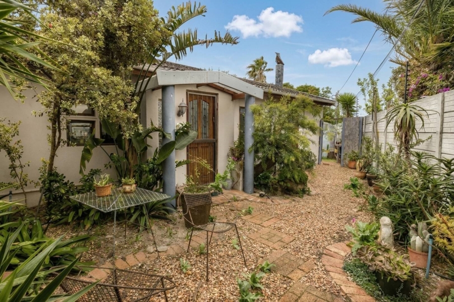 6 Bedroom Property for Sale in Tijgerhof Western Cape